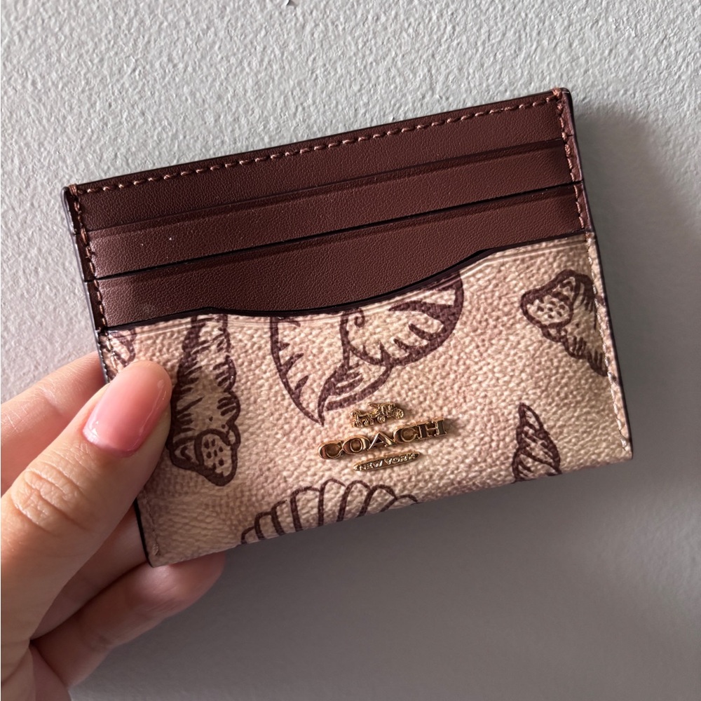 Coach card holder with shell print